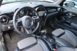 MINI Cooper SE Classic Trim 32 kWh 3-dr #911532