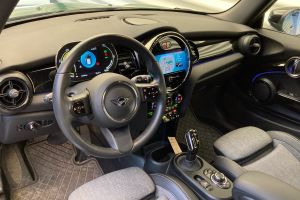 MINI Cooper SE Classic Trim 32 kWh 3-dr #912023