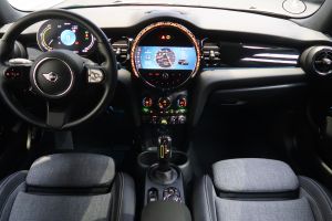 MINI Cooper SE Classic Trim 32 kWh 3-dr #911424