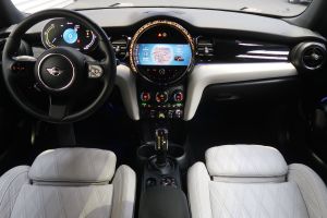 MINI Cooper SE Classic Trim 32 kWh 3-dr #911430