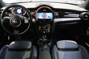 MINI Cooper SE Classic Trim 32 kWh 3-dr #911446