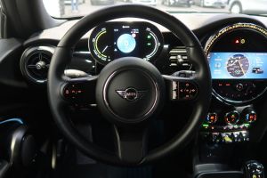 MINI Cooper SE Classic Trim 32 kWh 3-dr #911424