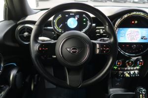 MINI Cooper SE Classic Trim 32 kWh 3-dr #911451