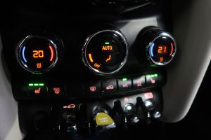 MINI Cooper SE Classic Trim 32 kWh 3-dr #911430