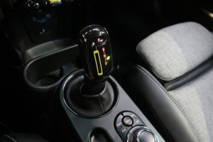 MINI Cooper SE Classic Trim 32 kWh 3-dr #911424