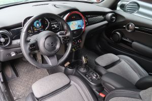 MINI Cooper SE Classic 3-dr #909226