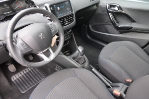 Peugeot 208 Signature Sky PureTech #907287