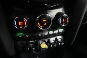 MINI Cooper SE Classic Trim 32 kWh 3-dr #910183