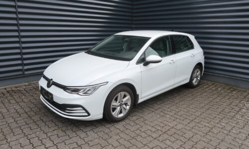 VW Golf VIII Life 2.0 TDI 5-dr #909649