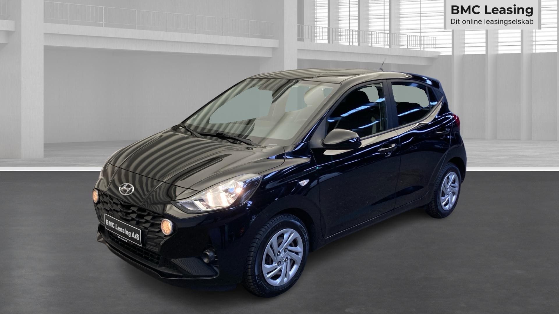 001 k26-05 906965 Hyundai i10 Advanced MPi - Skråt forfra, venstre