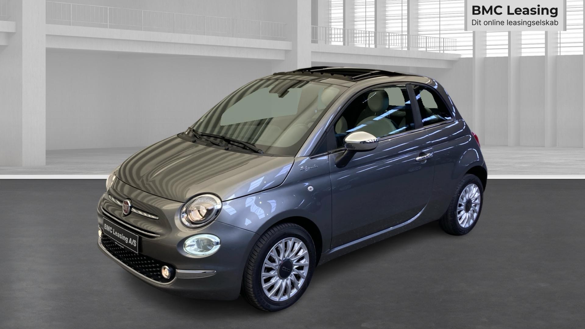 001 k26-05 912086 Fiat 500 Dolcevita Mild hybrid - Skråt forfra, venstre