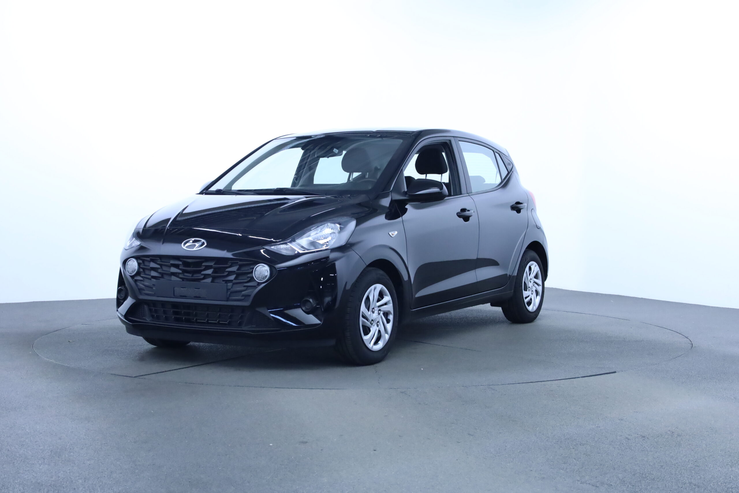 001 JF 912393 Hyundai i10 Essential MPi - Skråt forfra