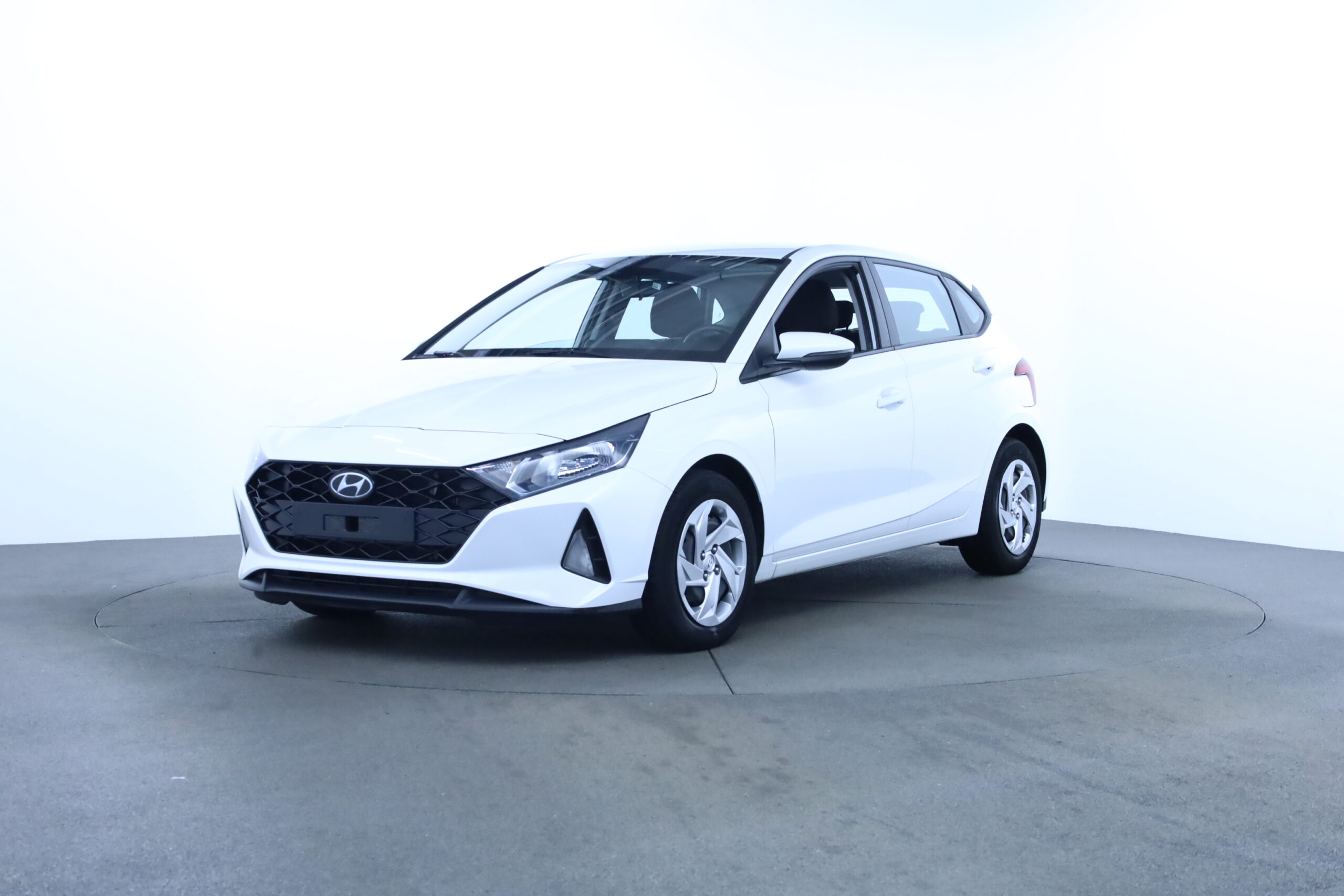 001 JF 912398 Hyundai i20 Essential T-GDi - Skråt forfra