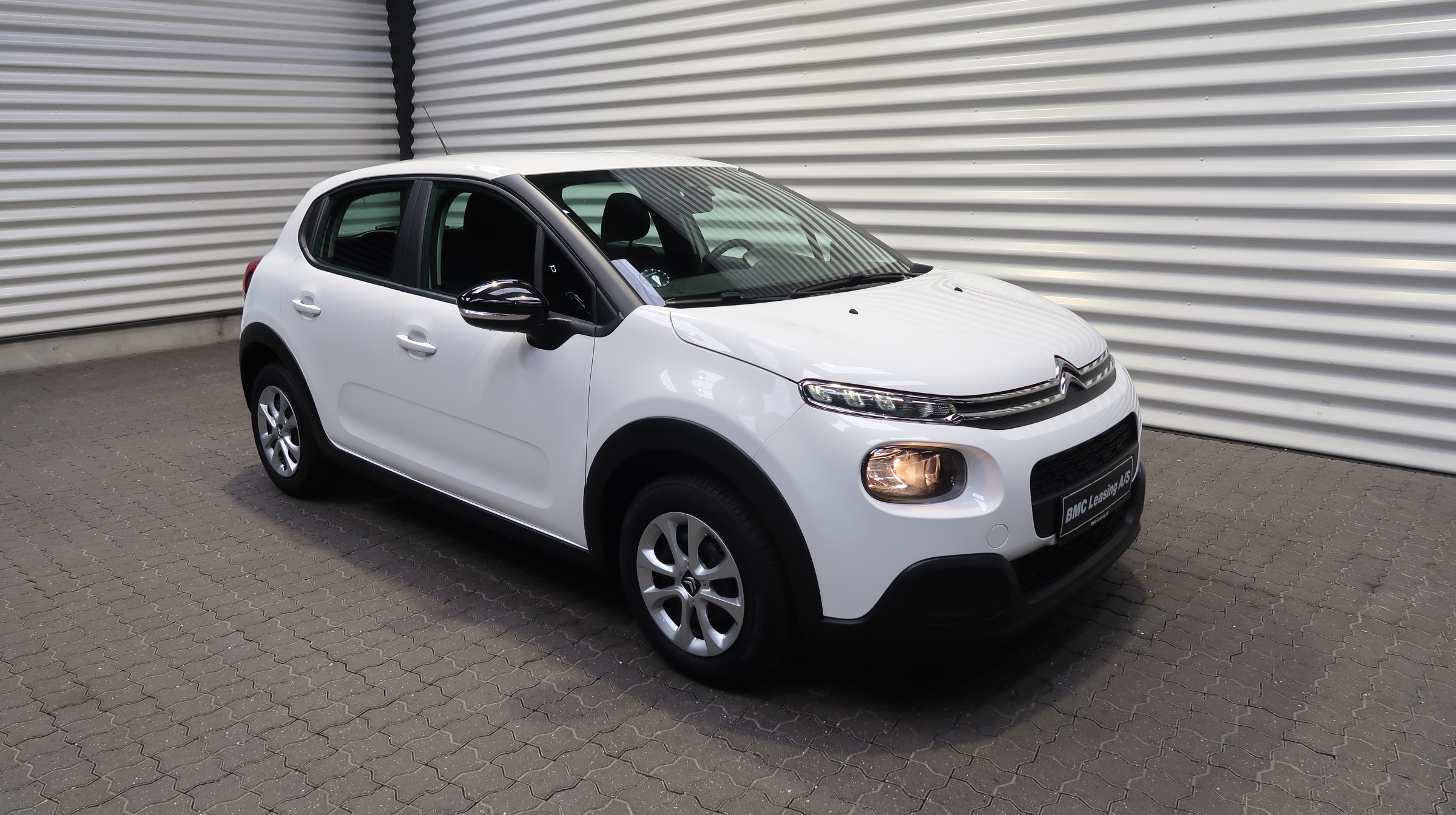 001 k23-02 906723 Citroën C3 Cool PureTech - Skråt forfra, højre