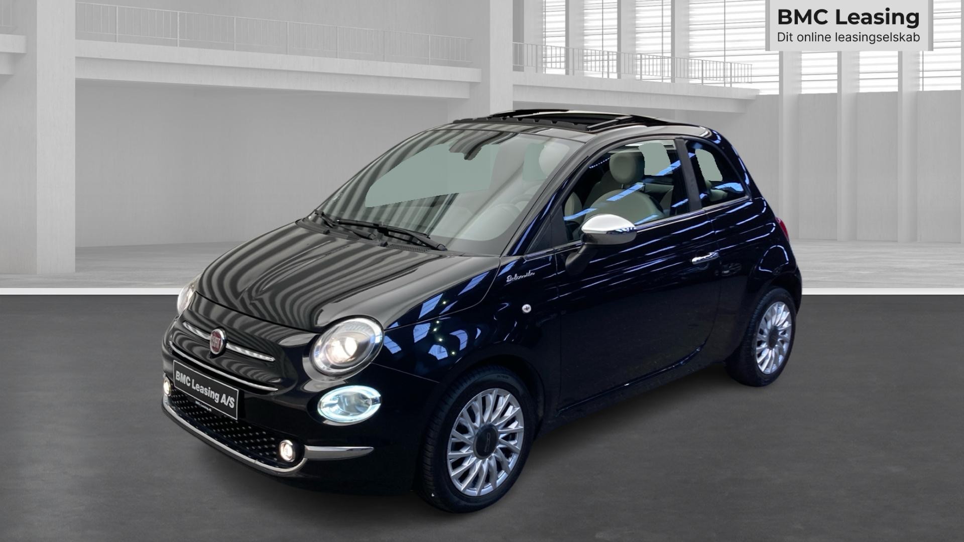 001 k26-07 912082 Fiat 500 Dolcevita Mild hybrid - Skråt forfra, venstre