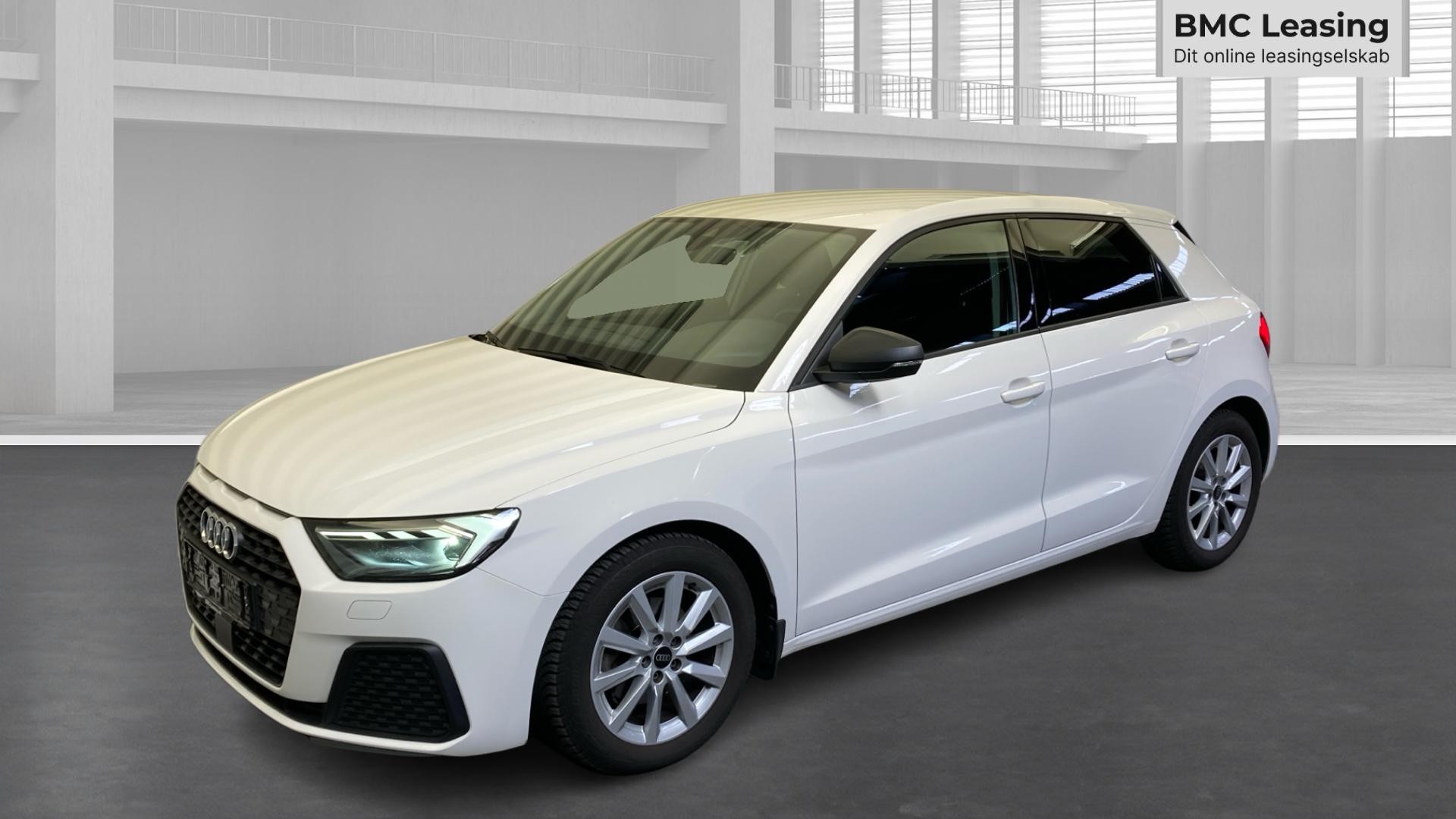 001 u26-04 910461 Audi A1 Proline 30 TFSI Sportback - Skråt forfra, venstre