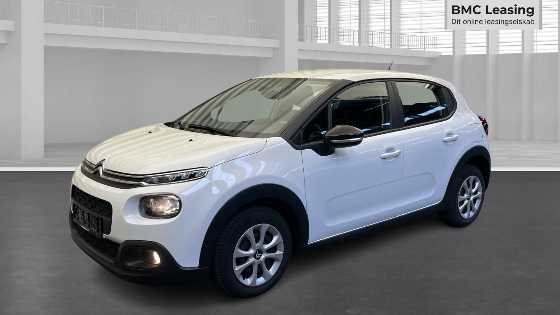 001 u26-05 908511 Citroën C3 Feel PureTech - Skråt forfra, venstre