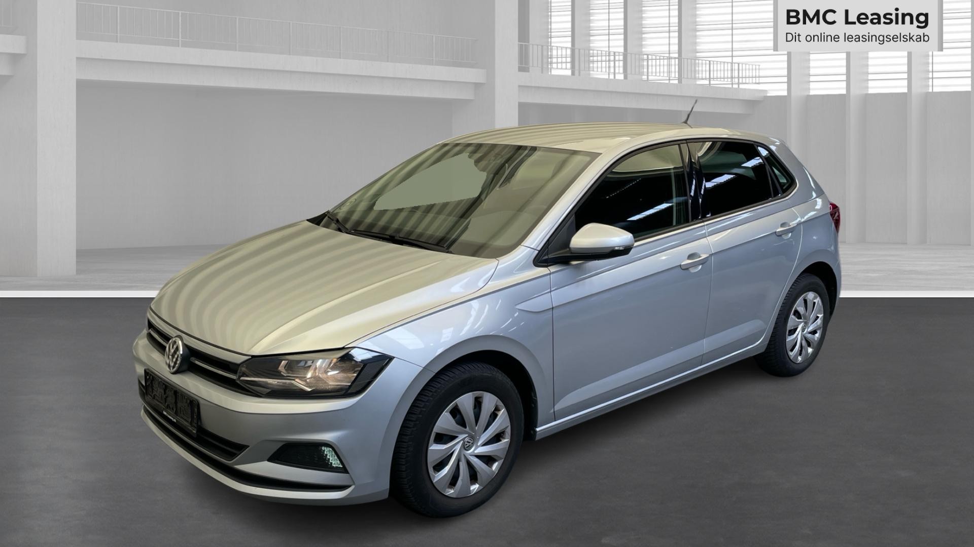 001 u26-06 904760 VW Polo Comfortline TSI DSG - Skråt forfra, venstre