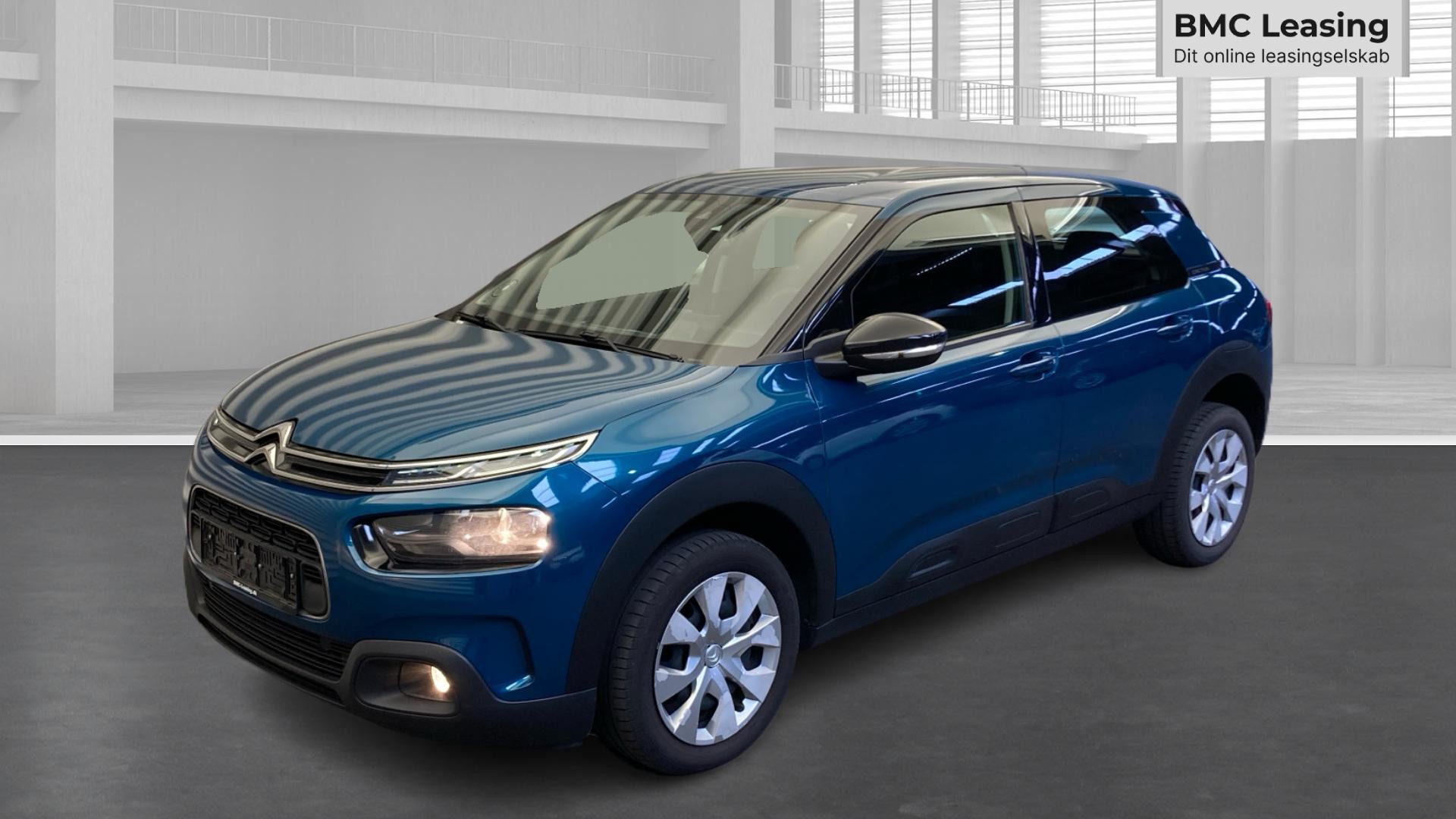 001 u26-06 906470 Citroën C4 Cactus Iconic PureTech - Skråt forfra, venstre