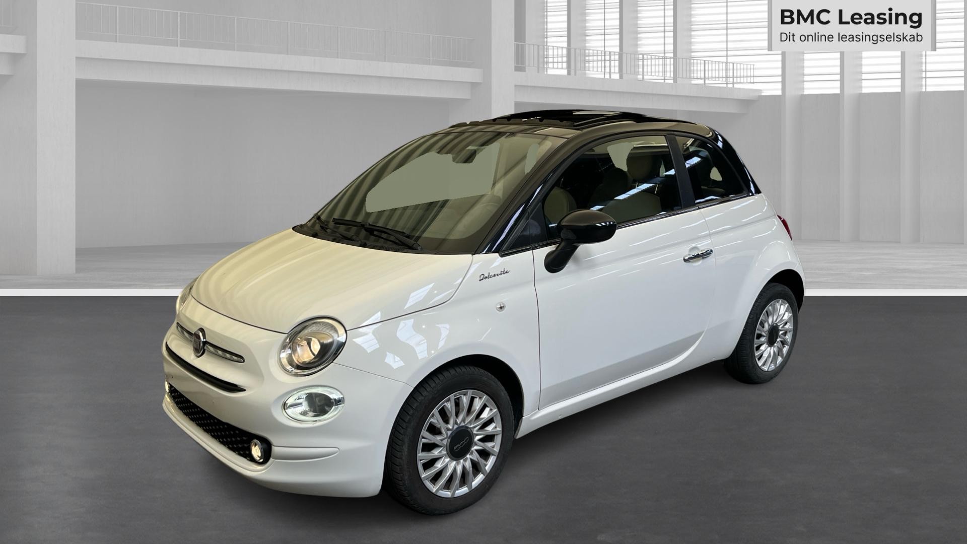 001 u26-06 912091 Fiat 500 Dolcevita Mild hybrid - Skråt forfra, venstre