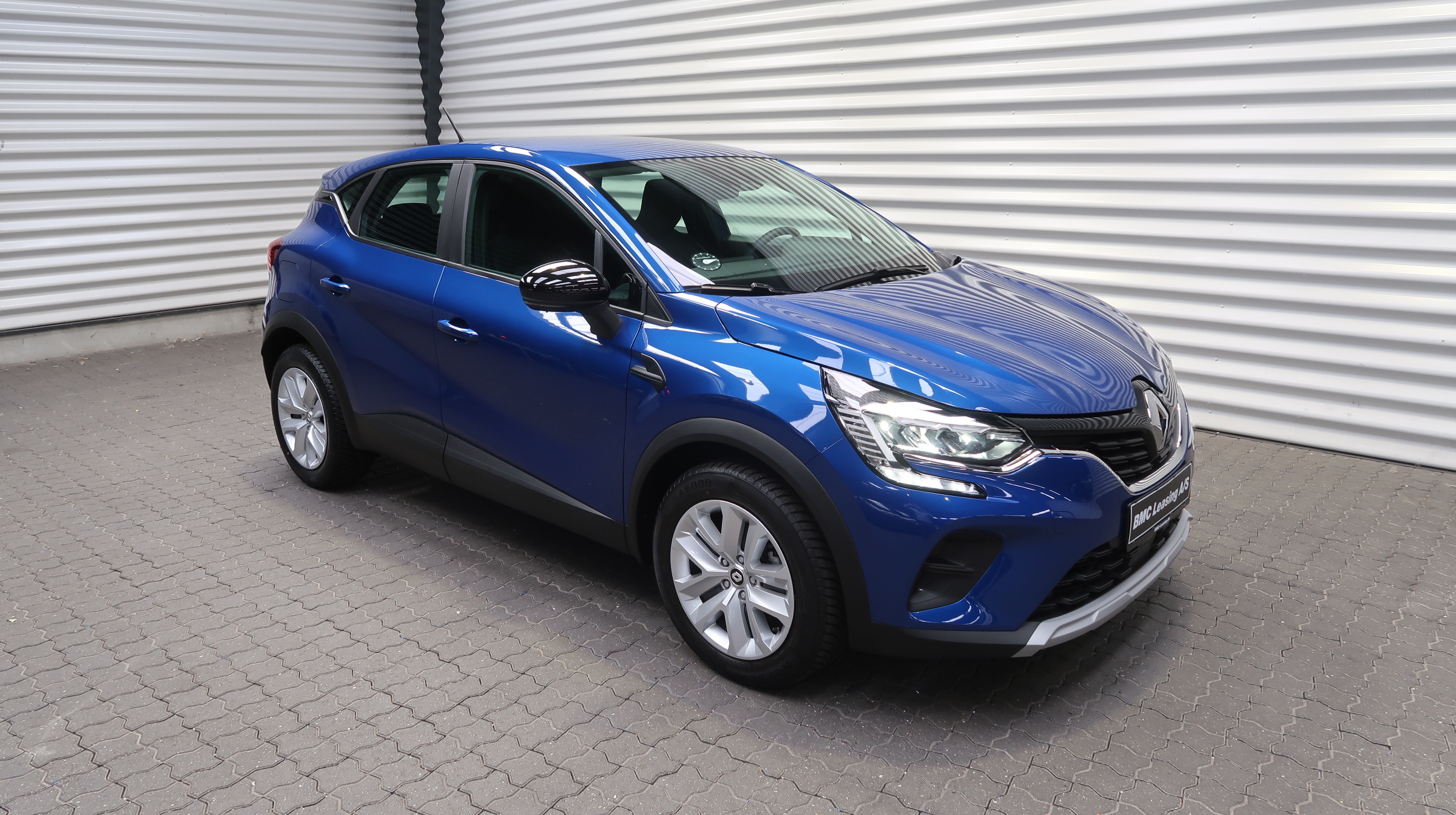 001 k23-08 907797 Renault Captur Zen TCe 90 - Skråt forfra, højre