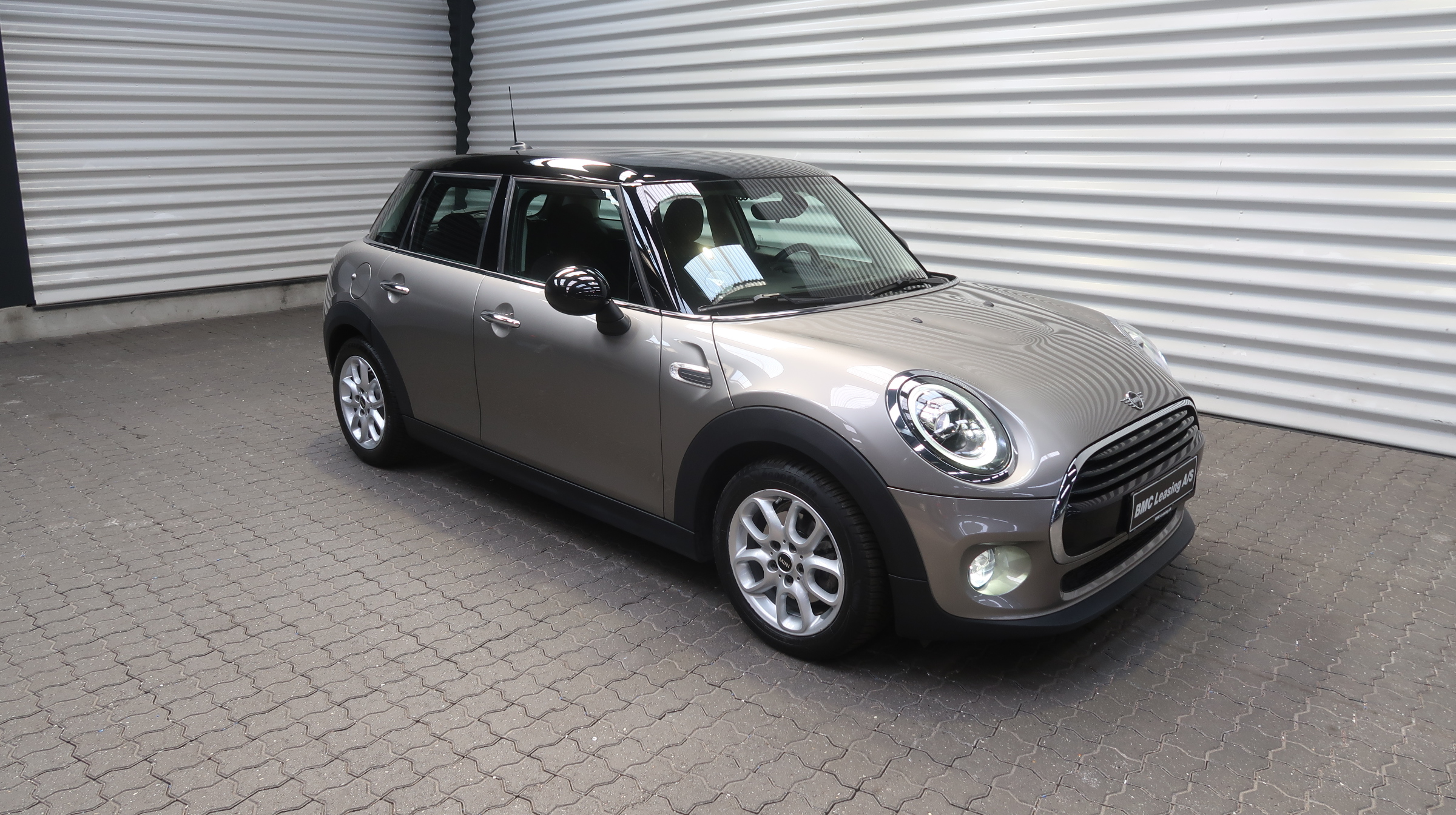 001 k25-04 905239 MINI Cooper Pepper 1.5 Steptronic 5-dr - Skråt forfra, højre