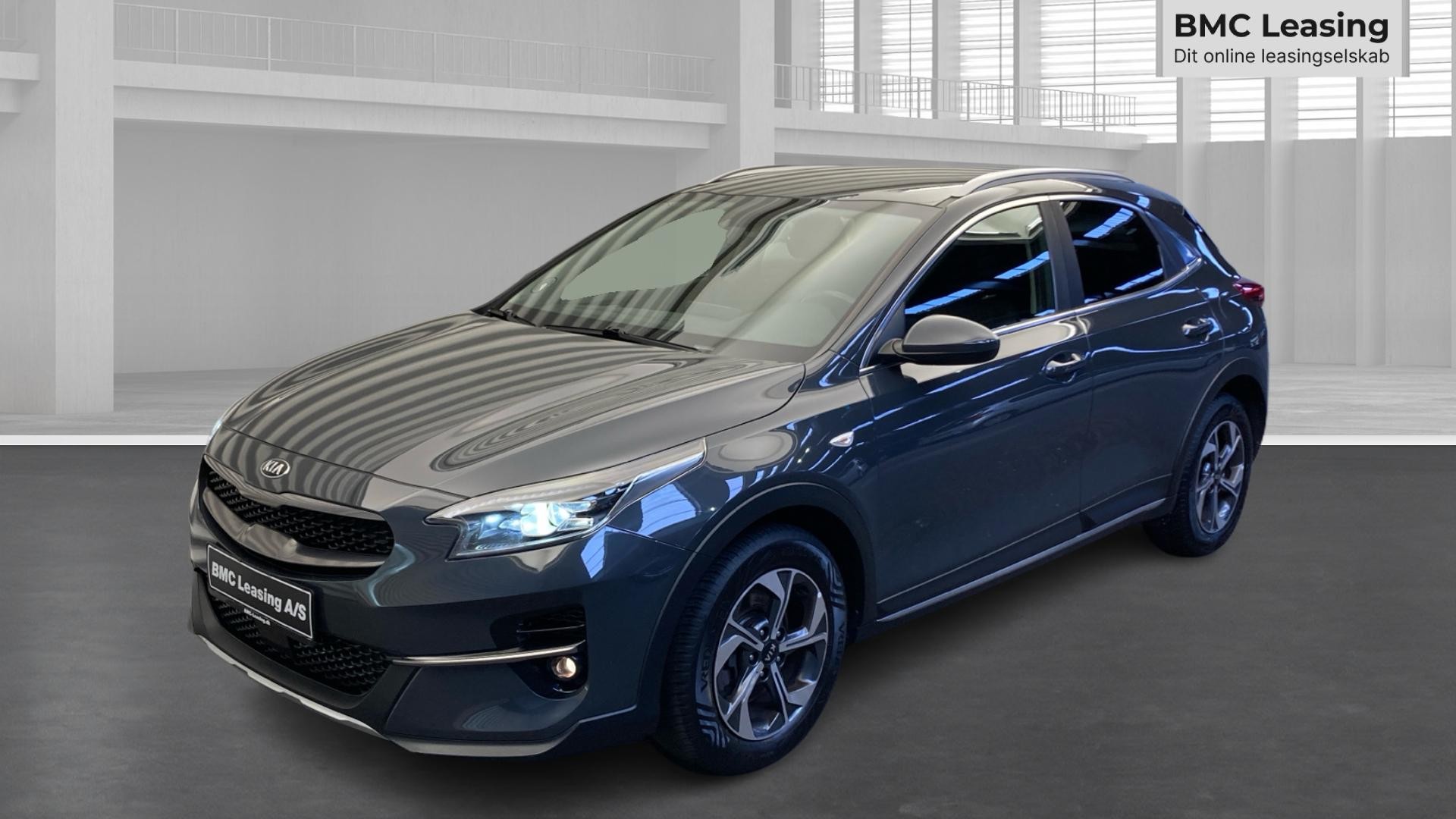 001 k26-08 908385 Kia XCeed Active T-GDi - Skråt forfra, venstre