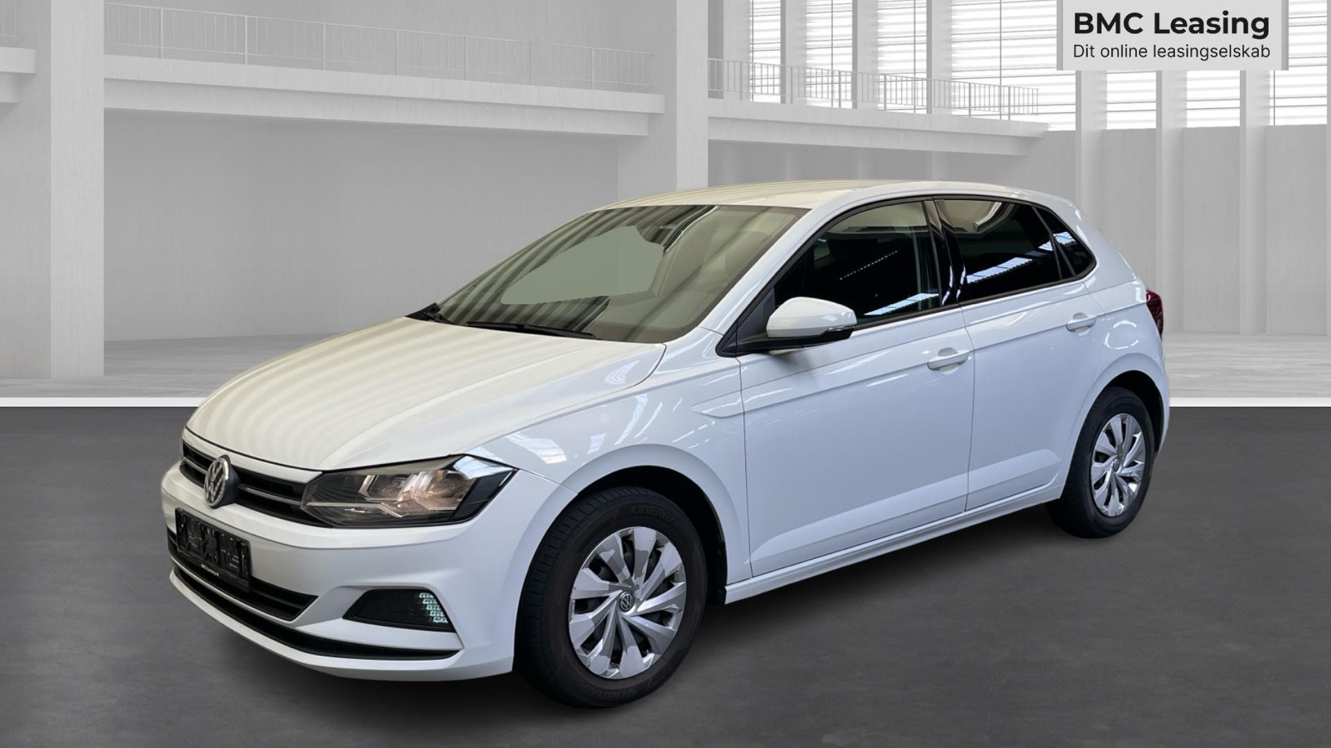 001 u26-07 905892 VW Polo Comfortline TSI - Skråt forfra, venstre