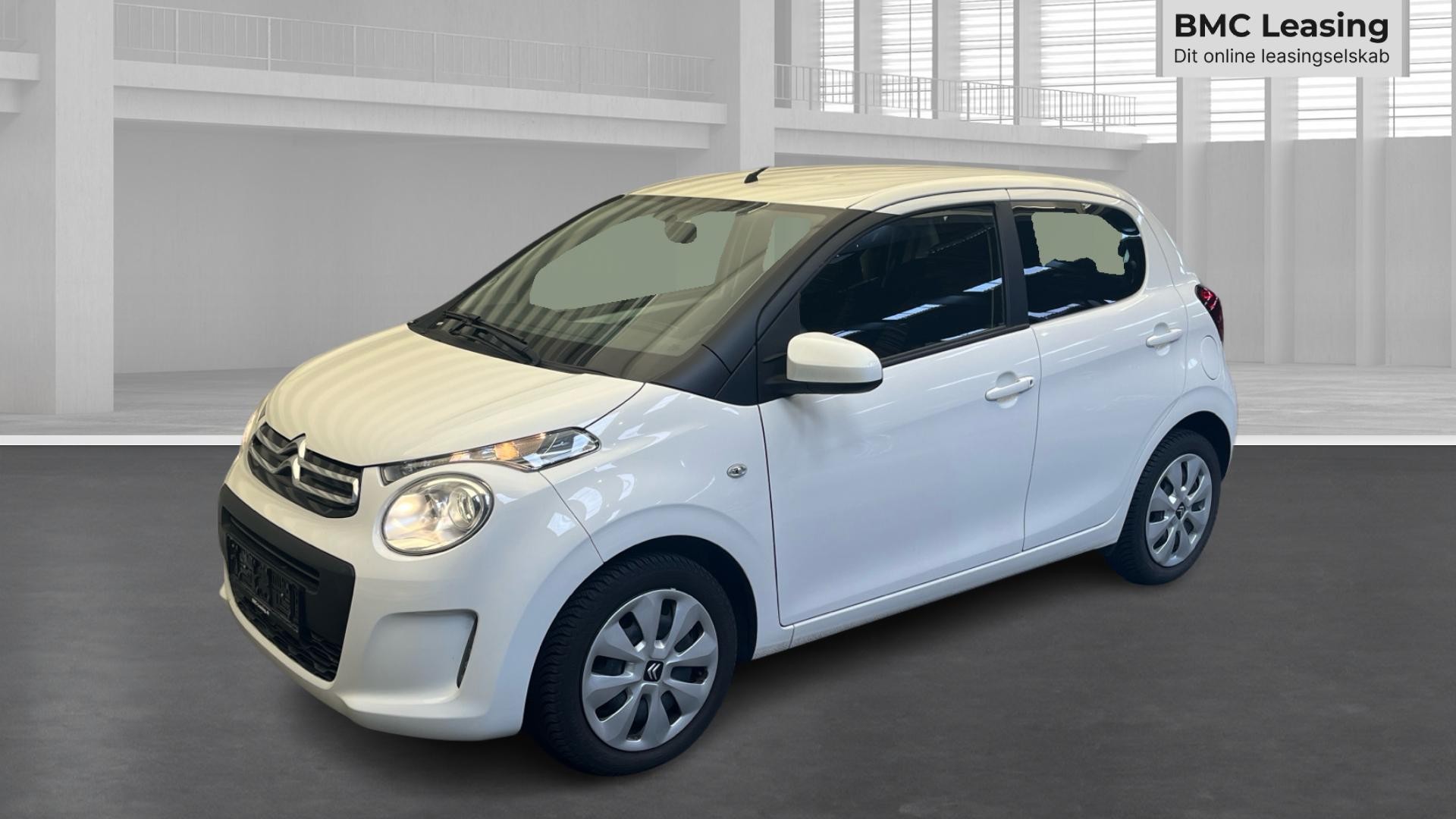 001 u26-07 907000 Citroën C1 Shine VTi - Skråt forfra, venstre