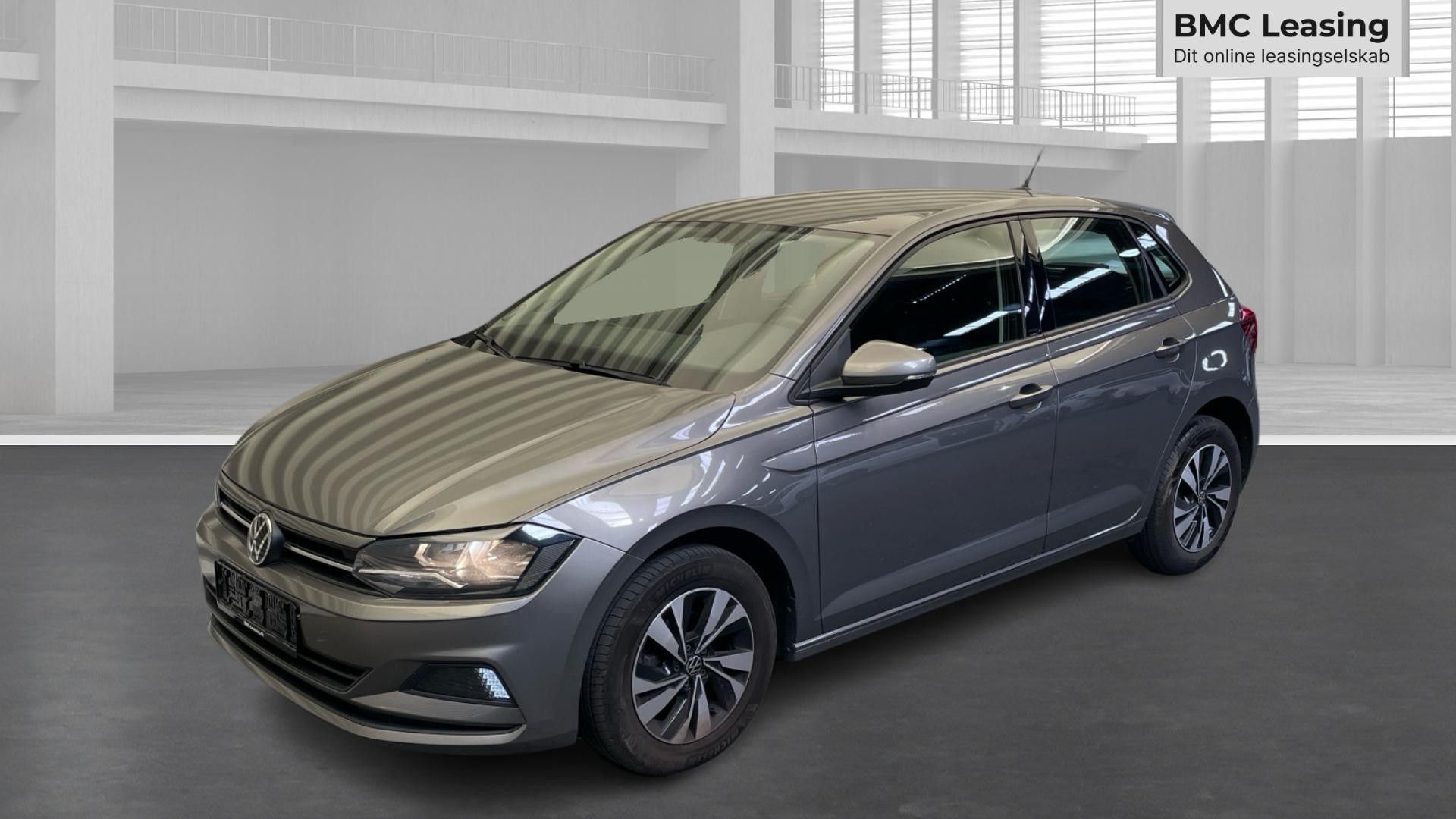 001 u26-07 908043 VW Polo Advance TSI DSG - Skråt forfra, venstre