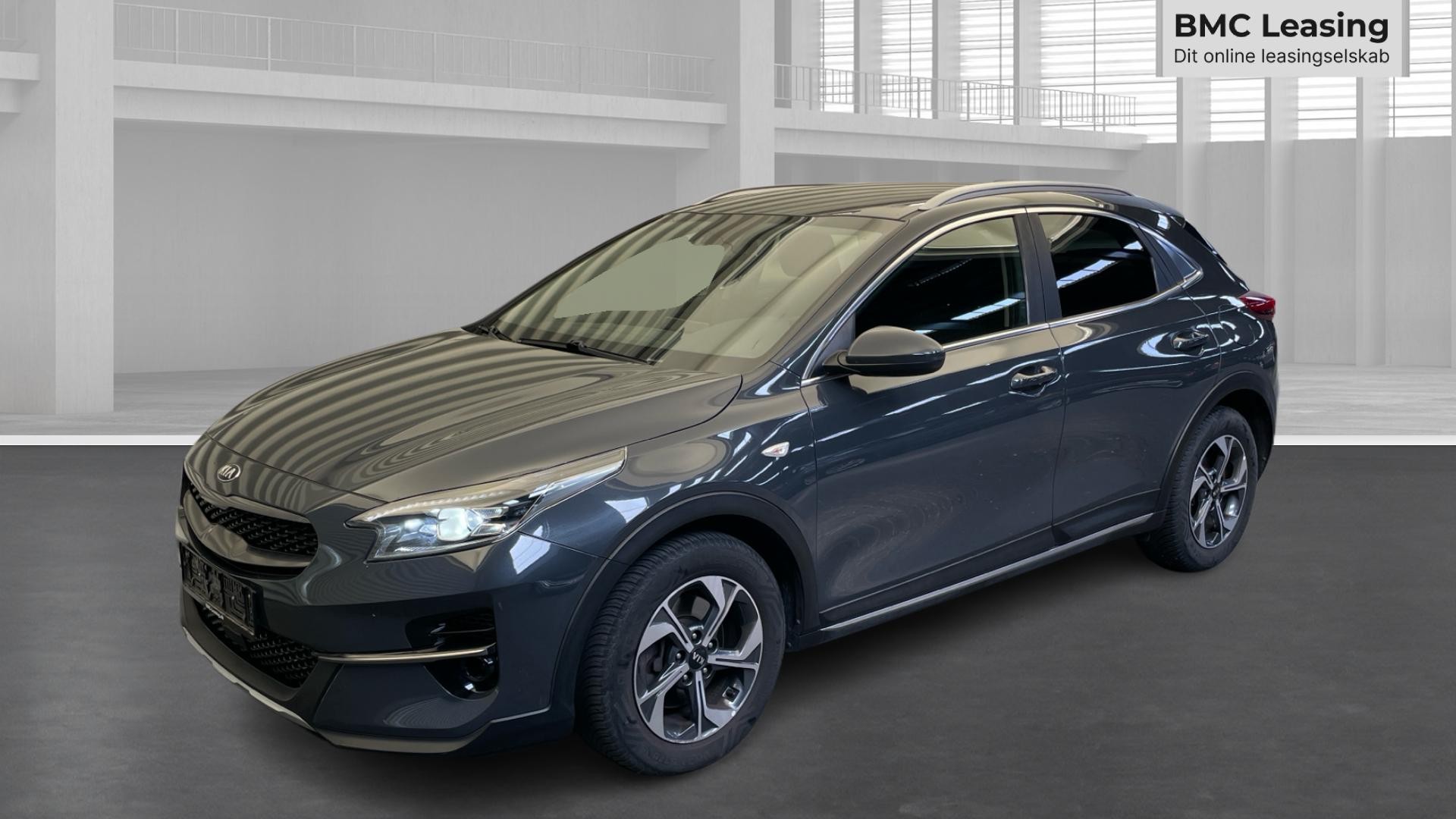 001 u26-07 908385 Kia XCeed Active T-GDi - Skråt forfra, venstre