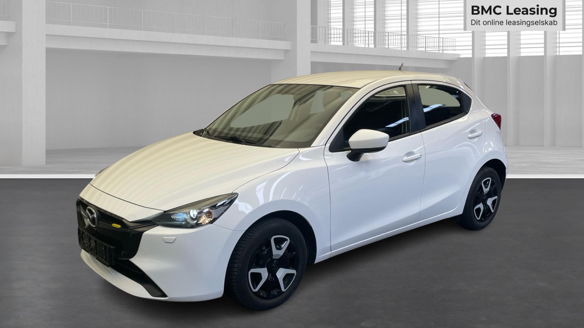 001 u26-07 908601 Mazda2 Centre-Line e-SkyActiv G - Skråt forfra, venstre