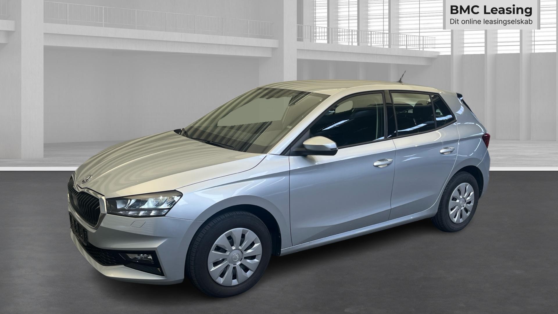 001 u26-07 909893 Škoda Fabia Essence MPI EVO - Skråt forfra, venstre