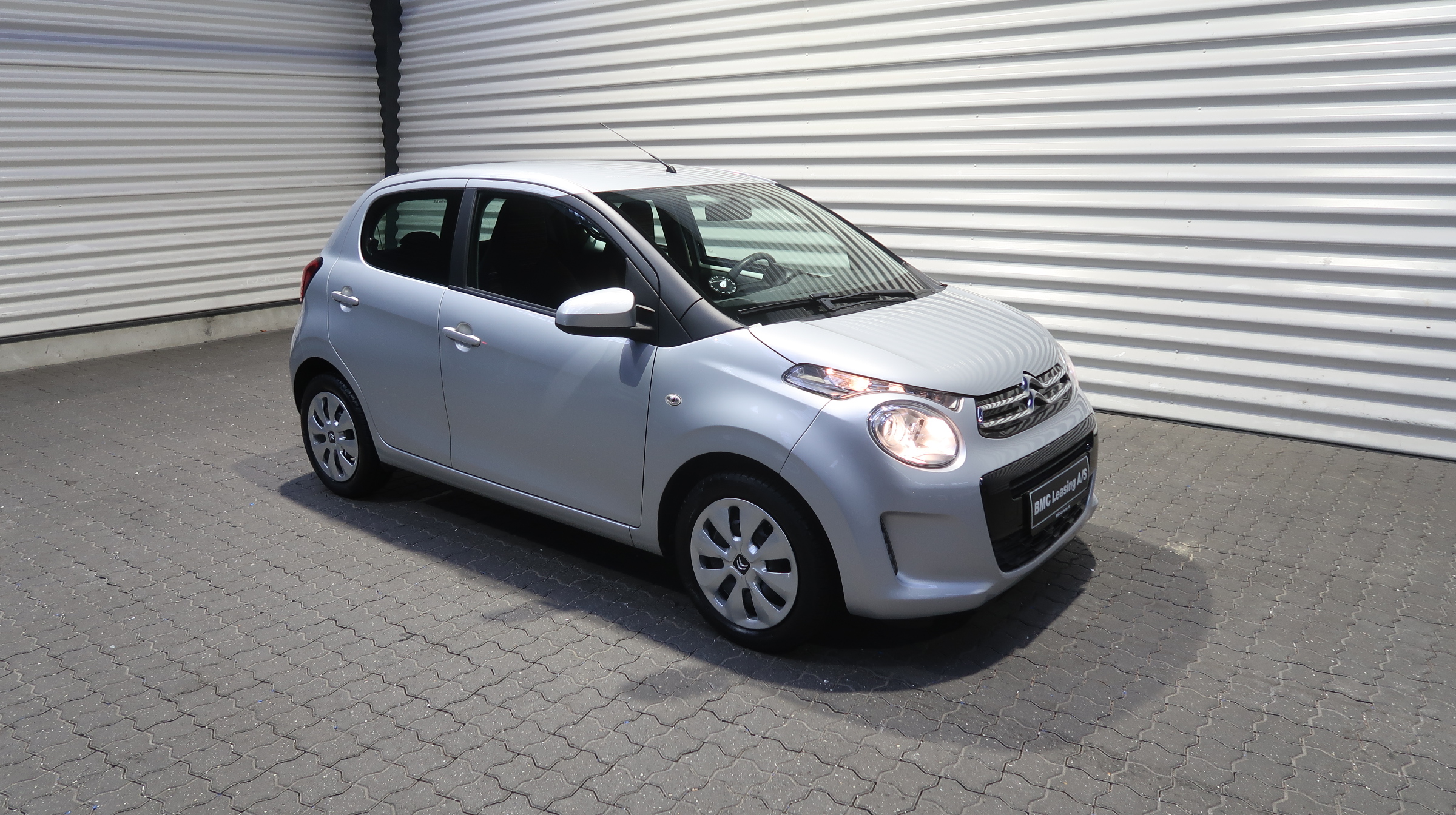 001 907952 Citroën C1 Shine VTi - Skråt forfra, højre