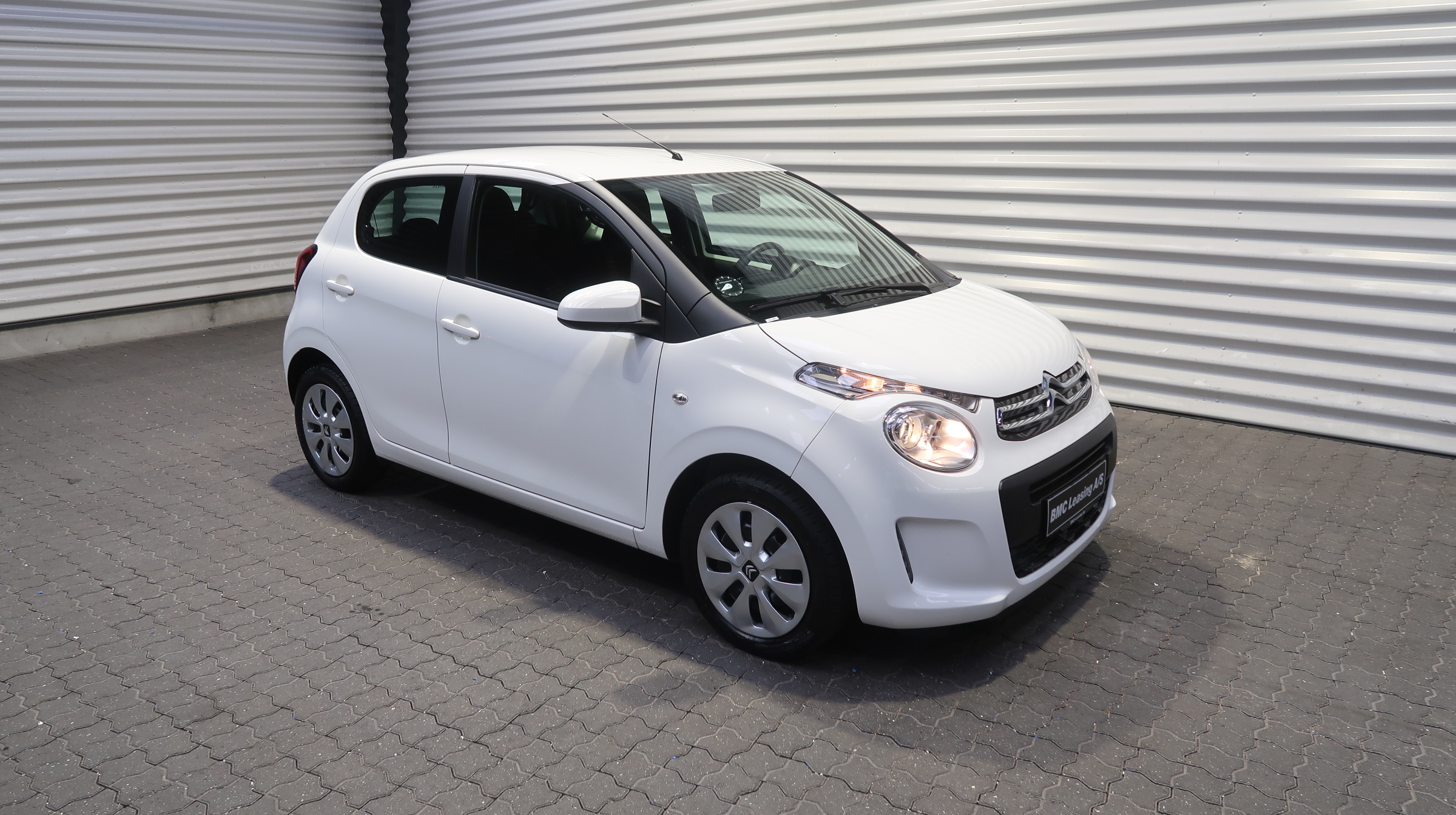 001 911380 Citroën C1 Shine VTi - Skråt forfra