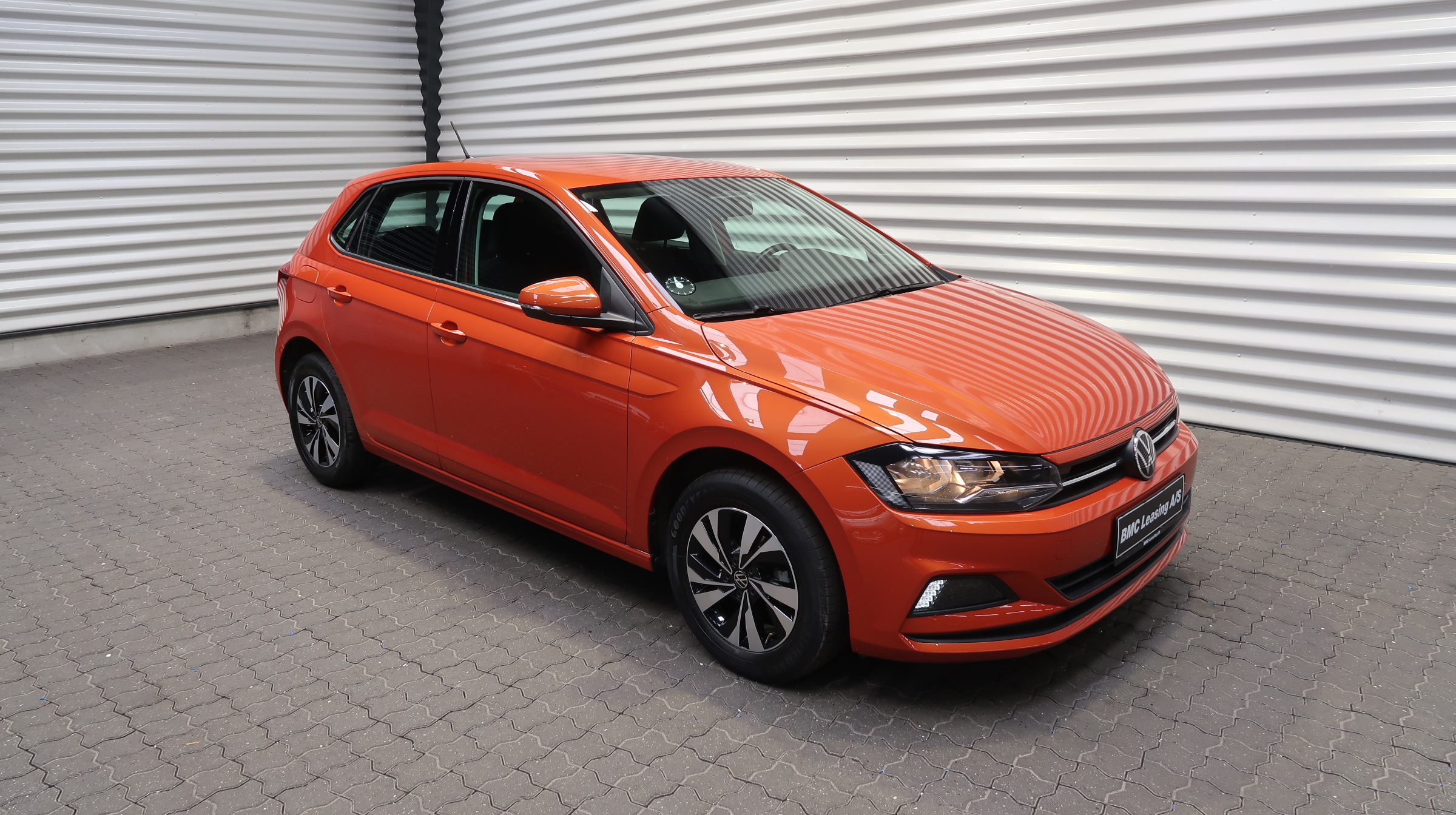 001 k23-03 908068 VW Polo Advance TSI DSG - Skråt forfra, højre