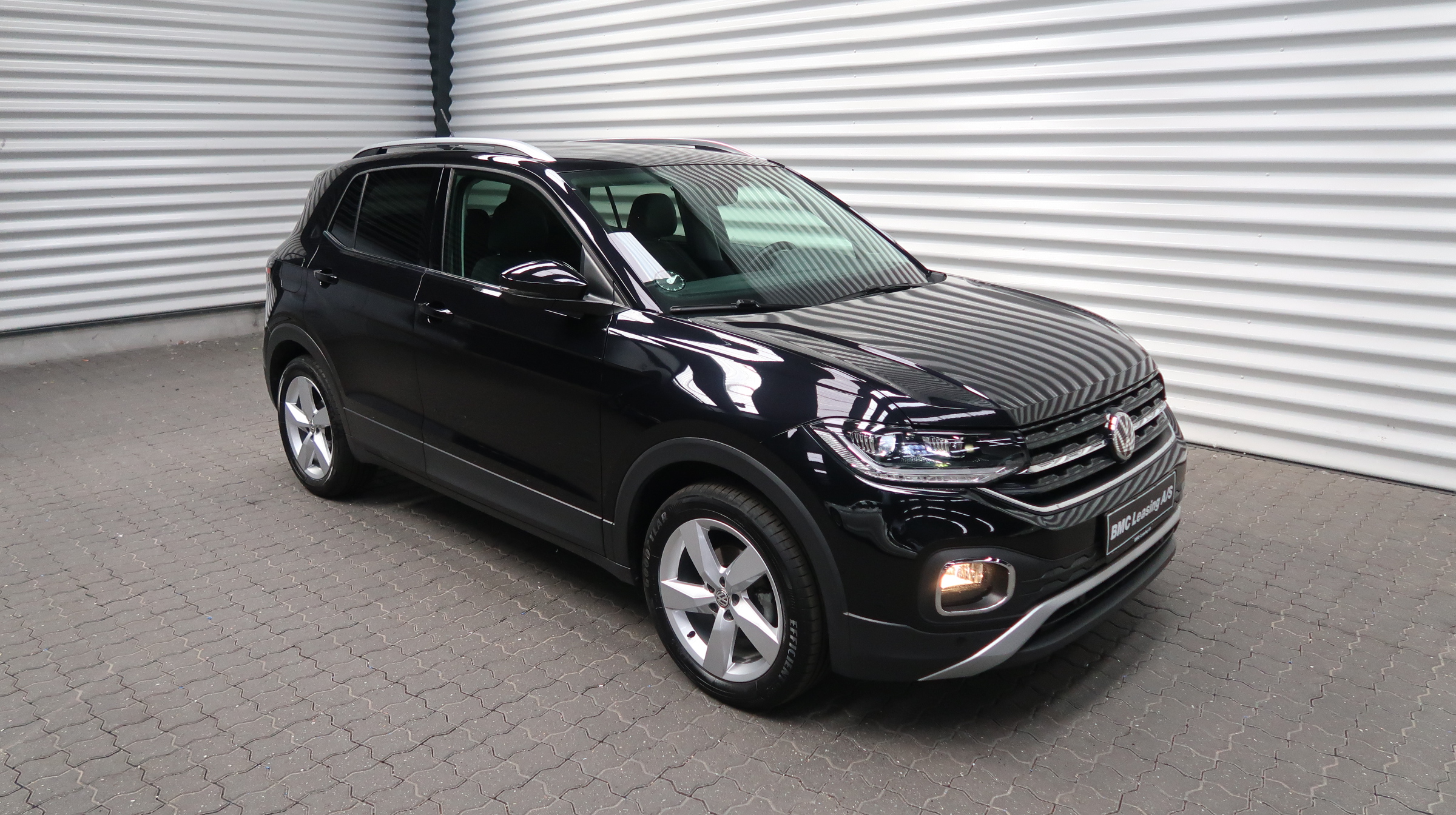 001 k23-08 905655 VW T-Cross Style TSI DSG - Skråt forfra, højre