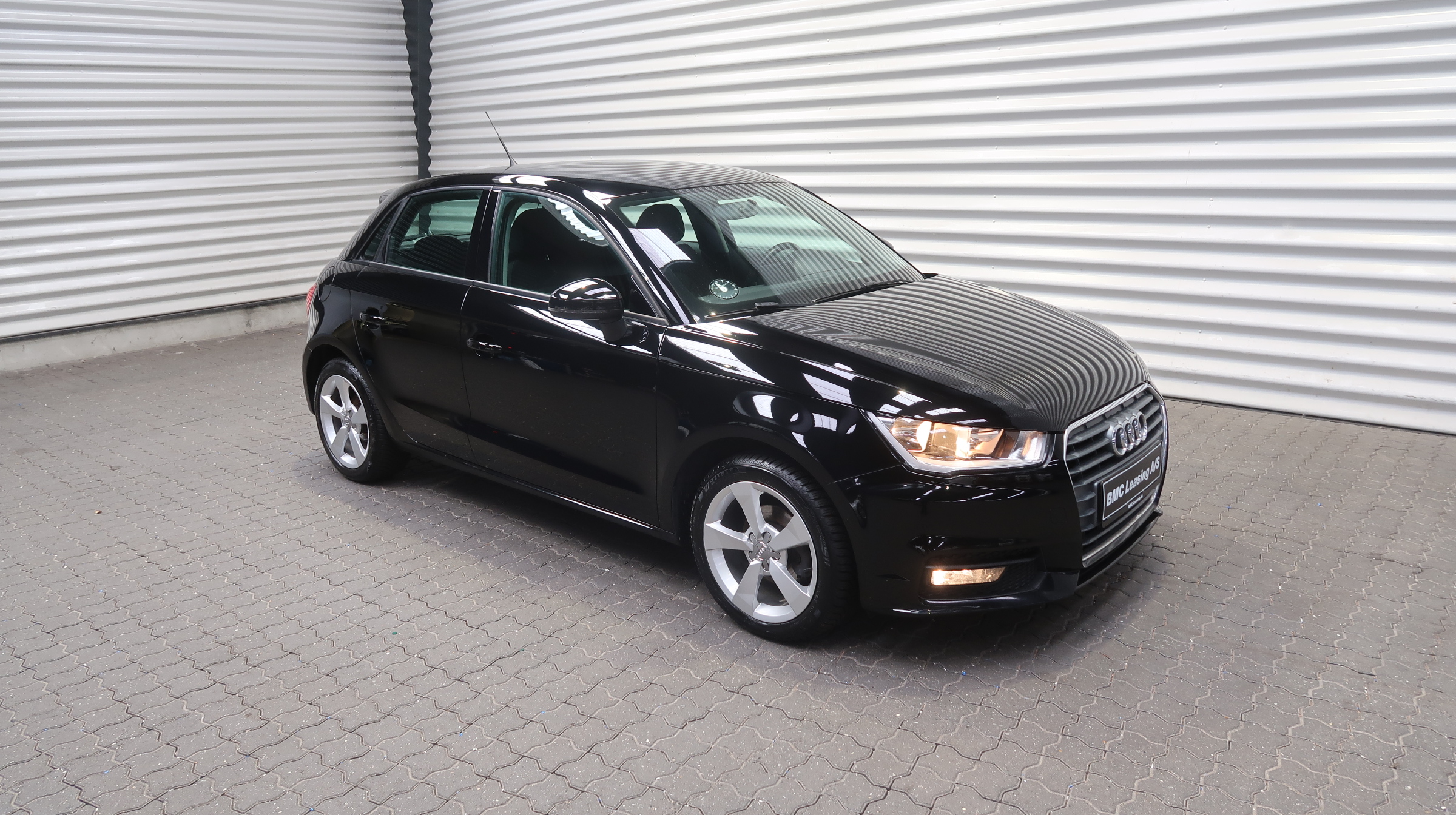001 k25-07 906139 Audi A1 Sport TFSI ultra Sportback - Skråt forfra, højre