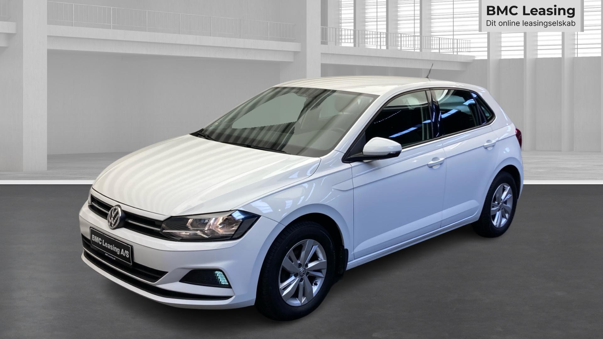 001 k26-09 906157 VW Polo Comfortline TSI - Skråt forfra, venstre