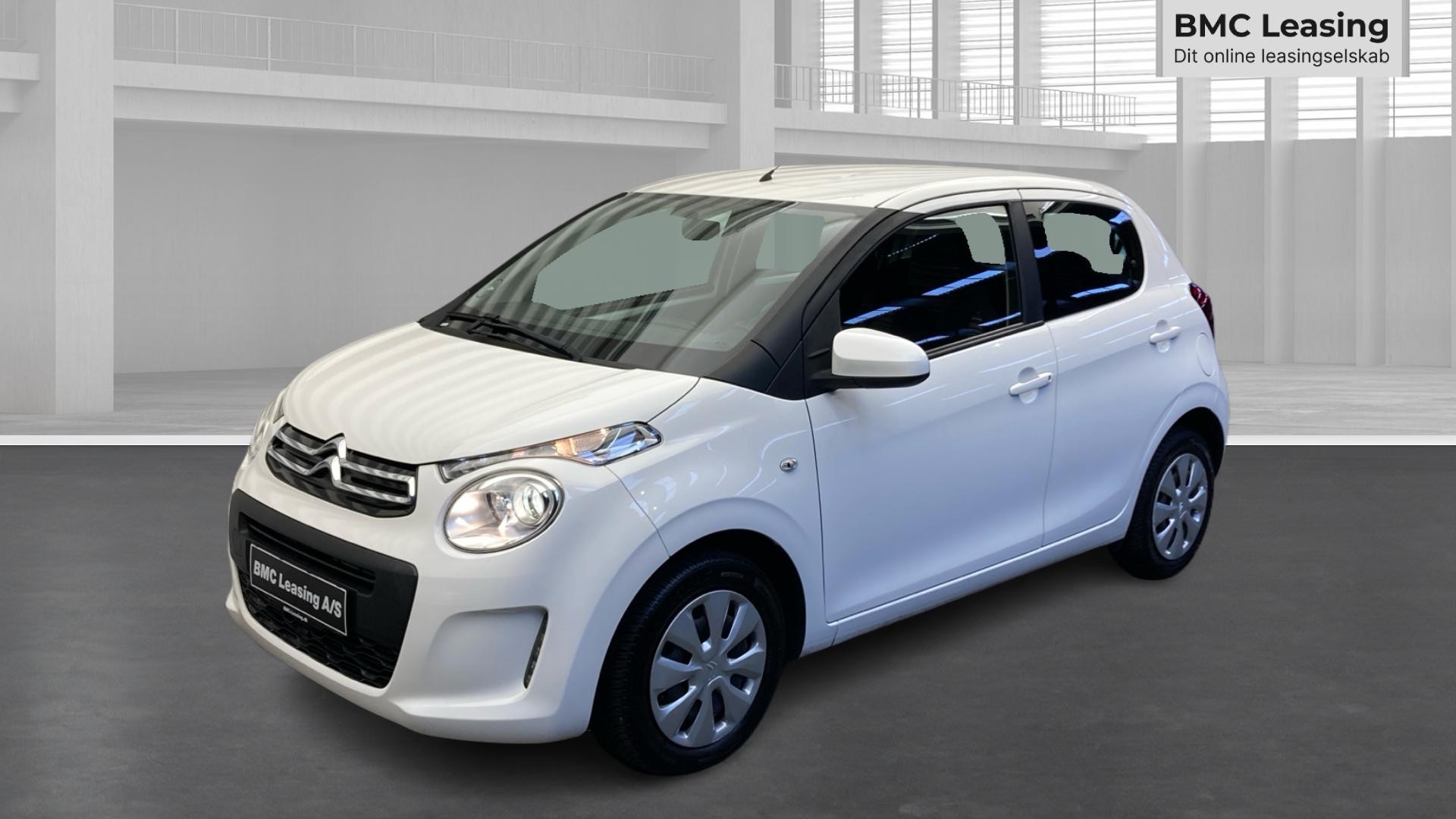 001 k26-09 910798 Citroën C1 Triumph VTi - Skråt forfra, venstre