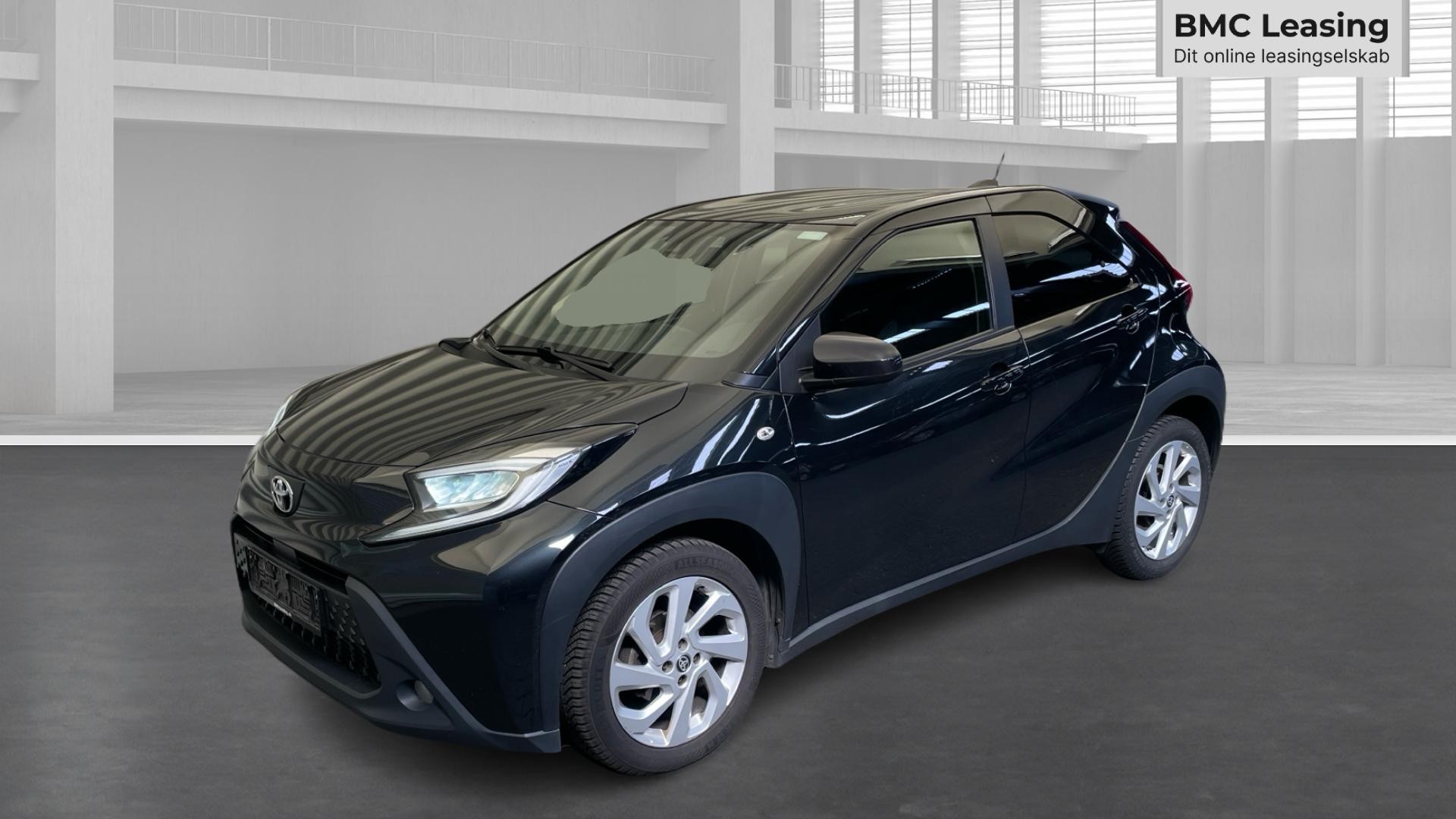 001 u26-08 907227, Toyota Aygo X, Skråt forfra venstre