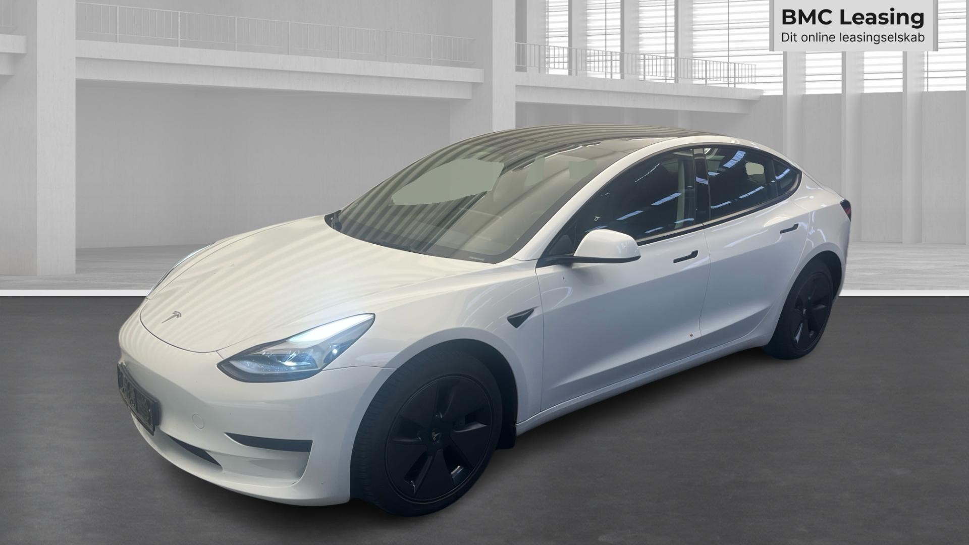 001, u26-08, 908705, Tesla Model 3 Standart range, skråt forfra venstre