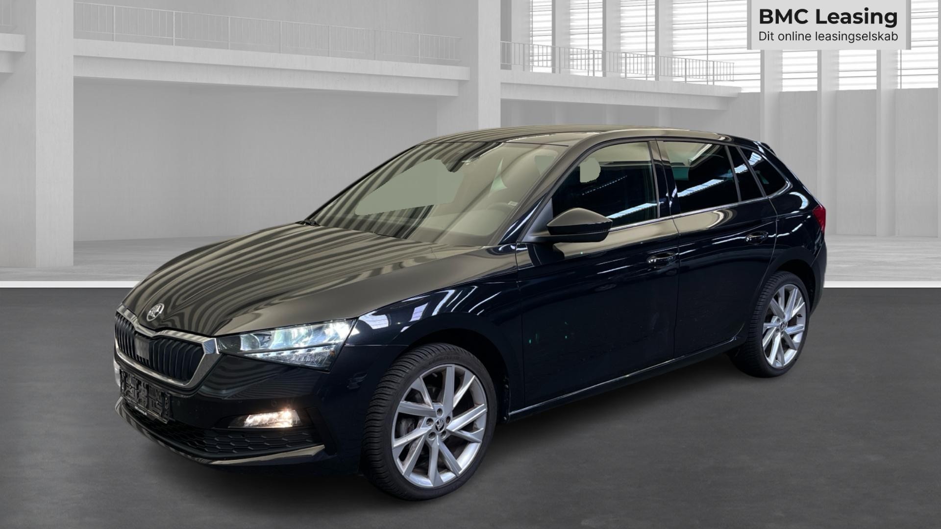 001 u26-08 910975 Škoda Scala Style TSI DSG - Skråt forfra, venstre