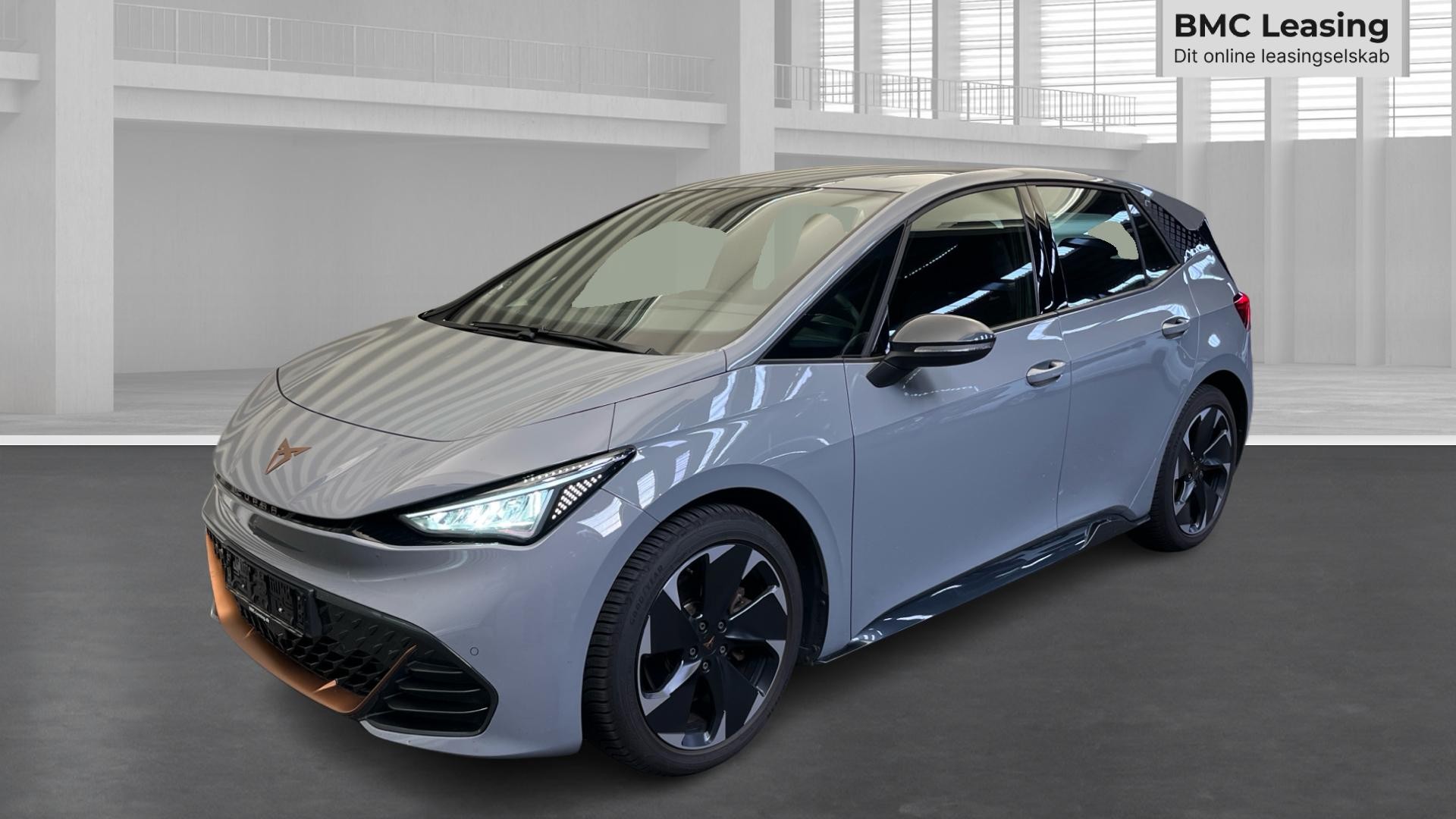 001 u26-08, 911151, Cupra Born E-Boost, Skråt forfra venstre