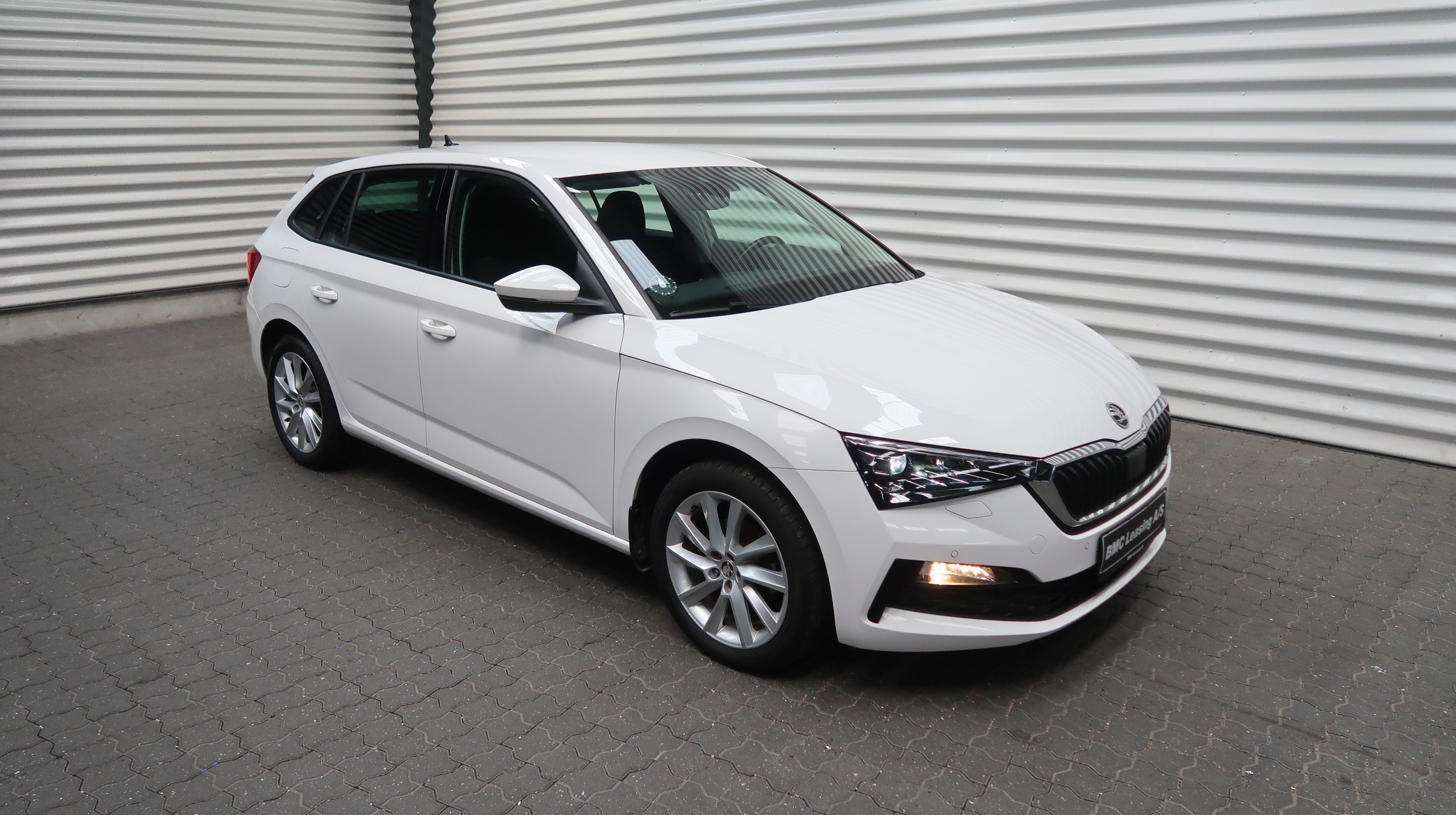 001 k24-07 909383 Škoda Scala Style TSI - Skråt forfra, højre