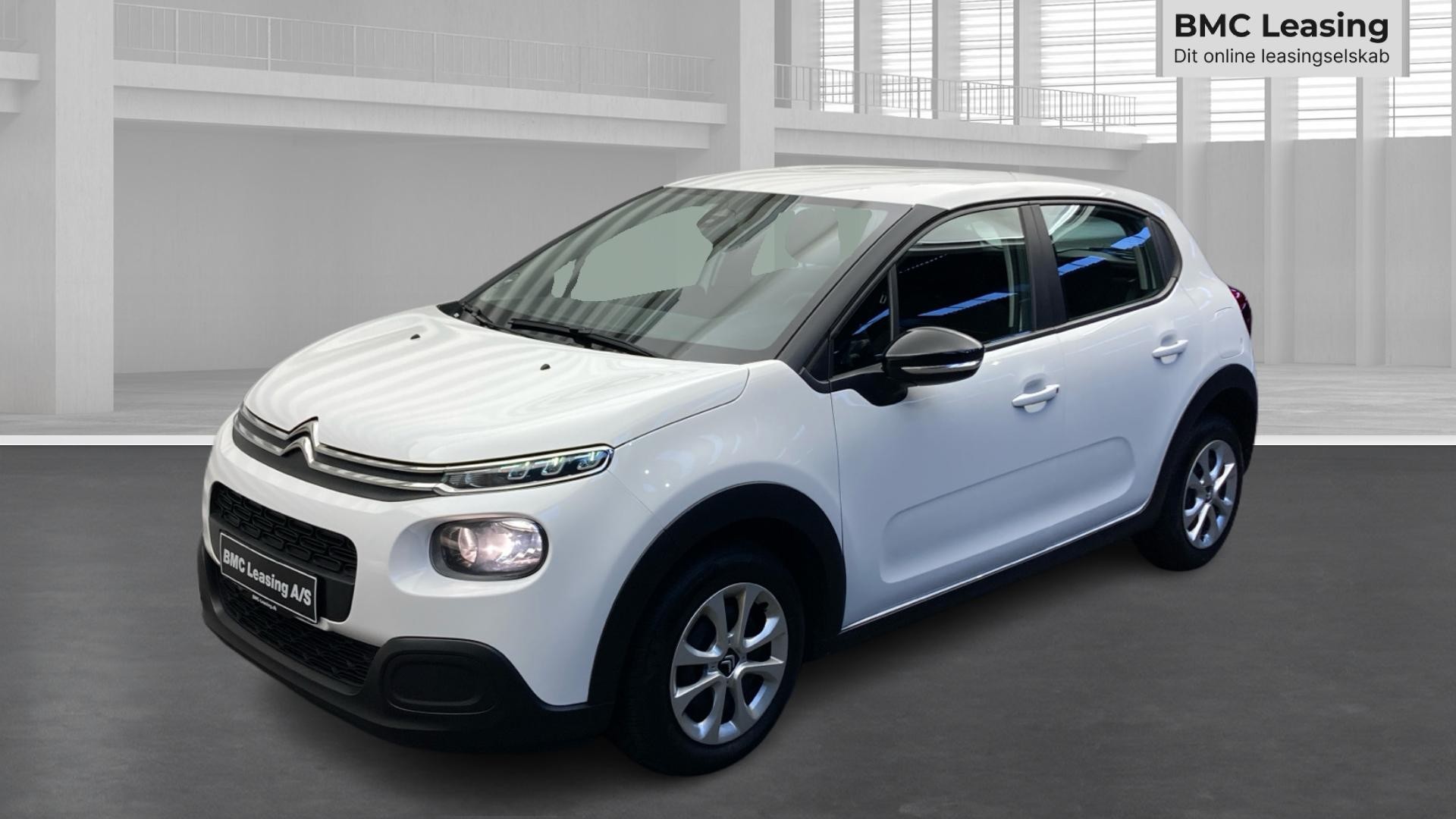 001 k26-10 906303 Citroën C3 Cool PureTech - Skråt forfra, venstre