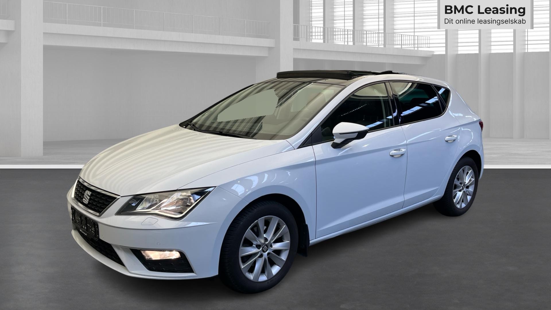 001 u26-08 908482 SEAT Leon Style TSI 5-dr - Skråt forfra, venstre