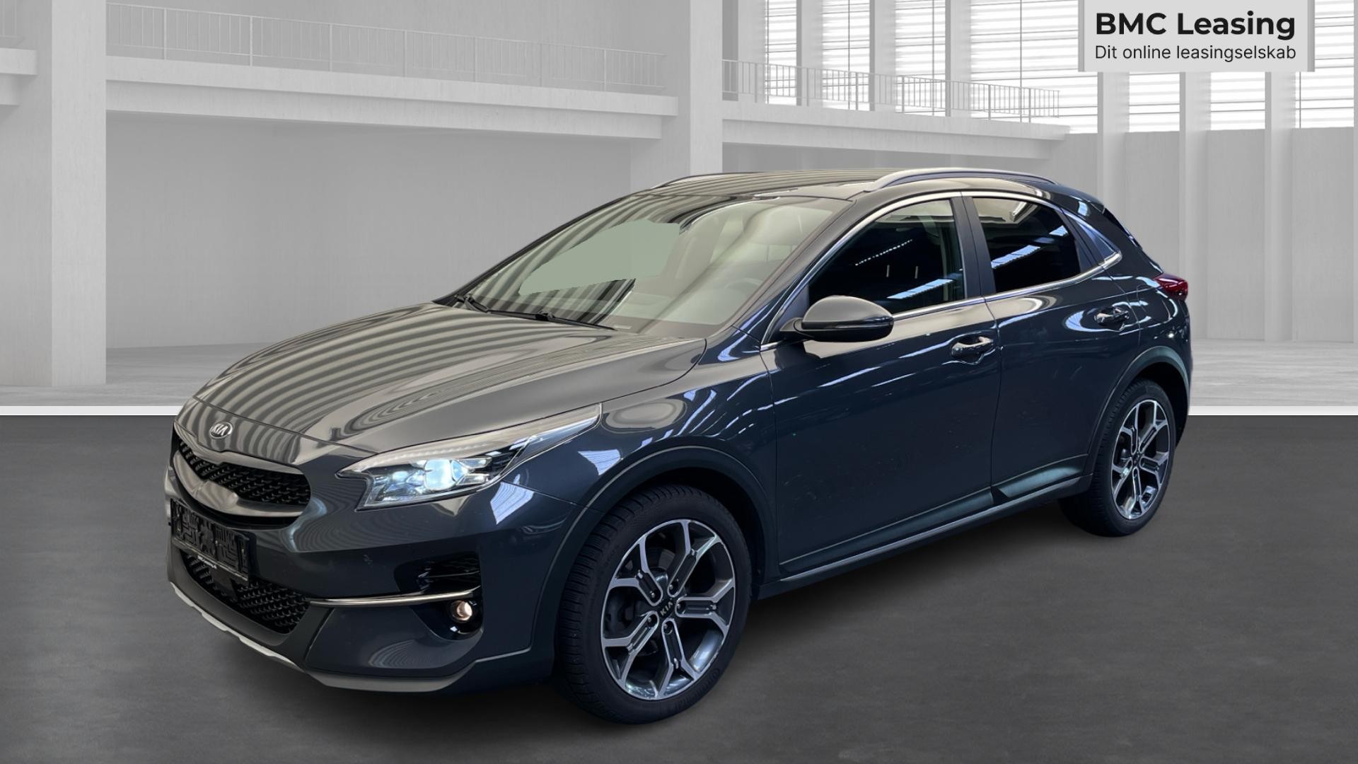 001 u26-09 906180 Kia XCeed Comfort 1.6 CRDi - Skråt forfra, venstre