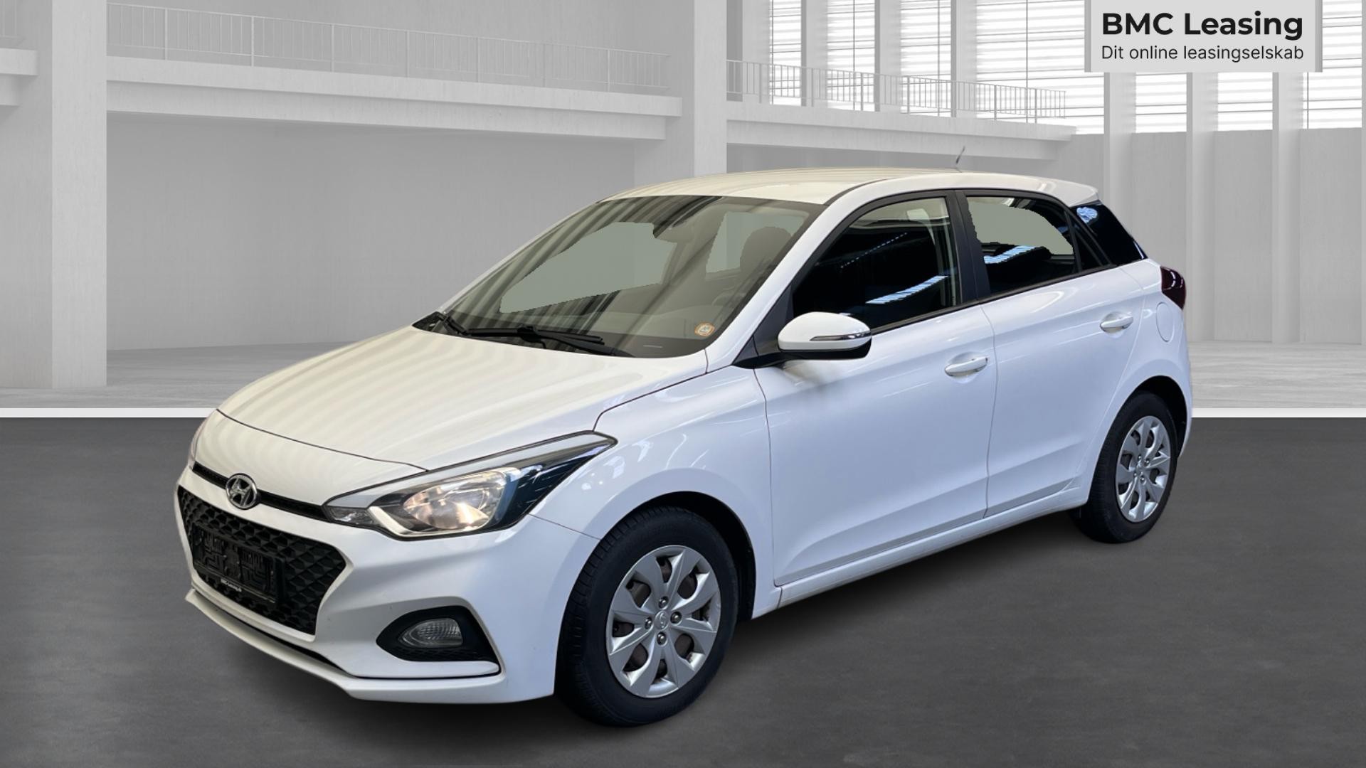 001 u26-09 906306 Hyundai i20 Life MPi - Skråt forfra, venstre