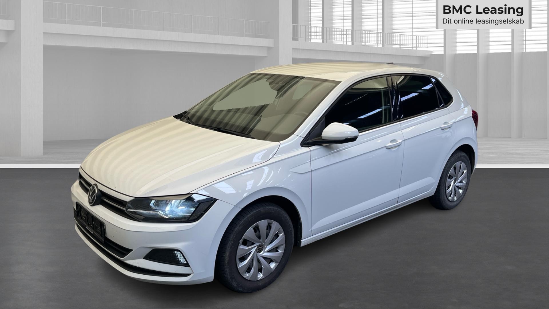 001 u26-09 906325 VW Polo Comfortline TSI DSG - Skråt forfra, venstre